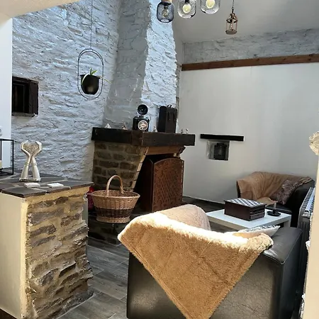 Holiday home Charmante Maison De *